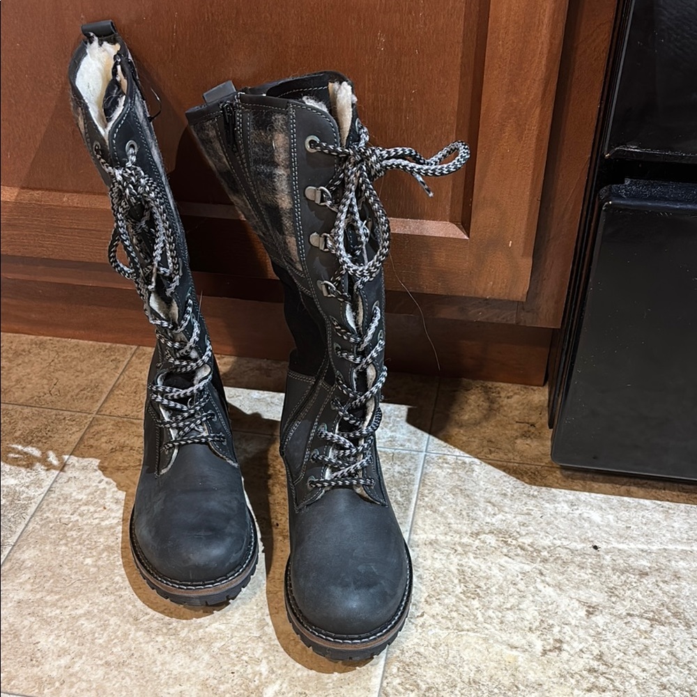 Women's Black Lace-Up Boots